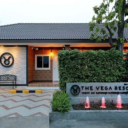 The Vega Resort Chonburi Extérieur photo