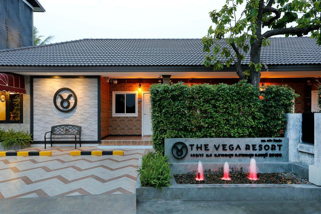 The Vega Resort Chonburi Extérieur photo